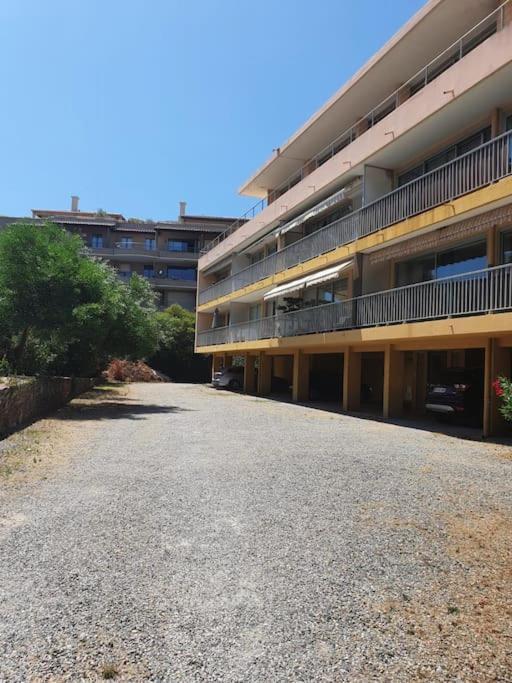 Spacious Marina & See View Appartment Cavalaire-sur-Mer Exterior photo